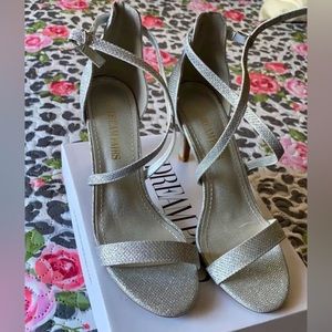 New Silver Heels/Women’s 7